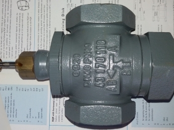 Honeywell 2-way and 3-way control valves image